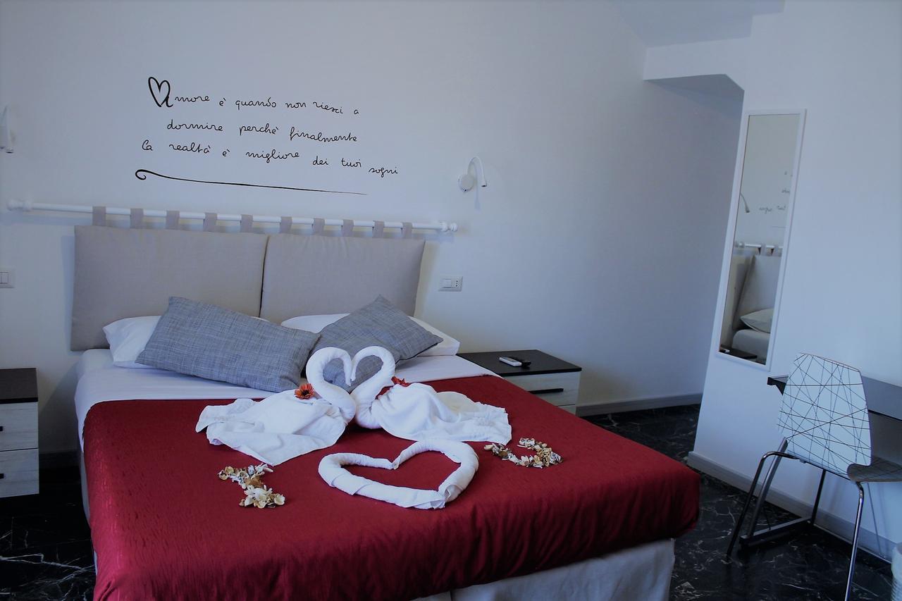 アジェーロラ Oltre La Costa Bed & Breakfast エクステリア 写真