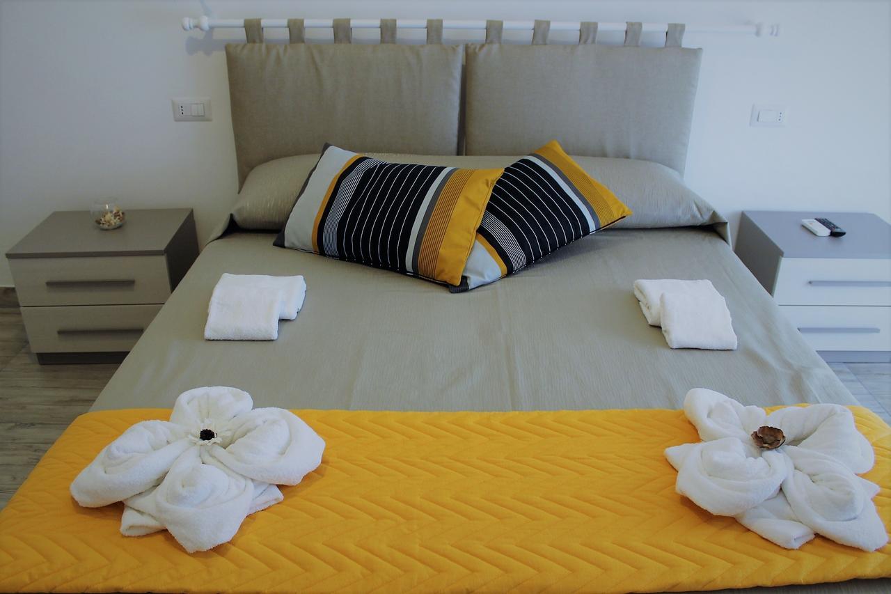 アジェーロラ Oltre La Costa Bed & Breakfast エクステリア 写真