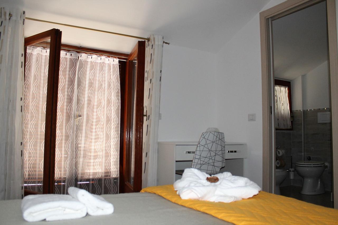 アジェーロラ Oltre La Costa Bed & Breakfast エクステリア 写真