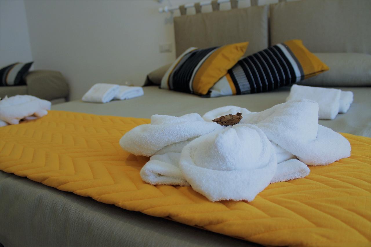 アジェーロラ Oltre La Costa Bed & Breakfast エクステリア 写真